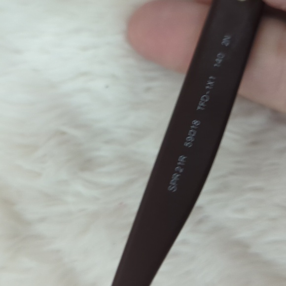 Prada Sunglasses With Case and Dust Cloth - Picture 4 of 12